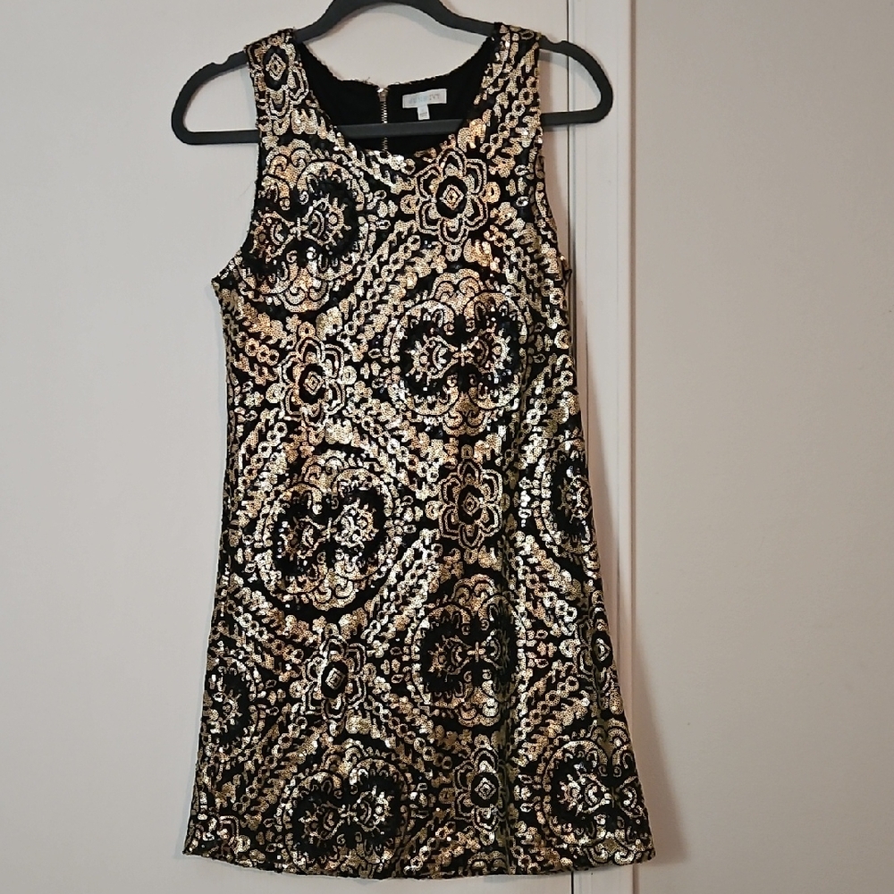 Black and White Sleeveless Sheath Mini Dress